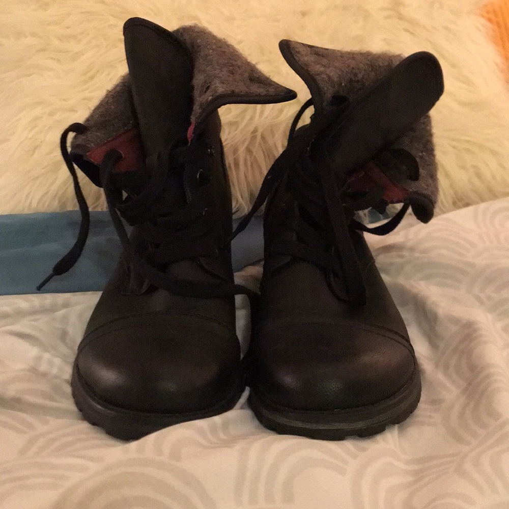 Roxy combat boots